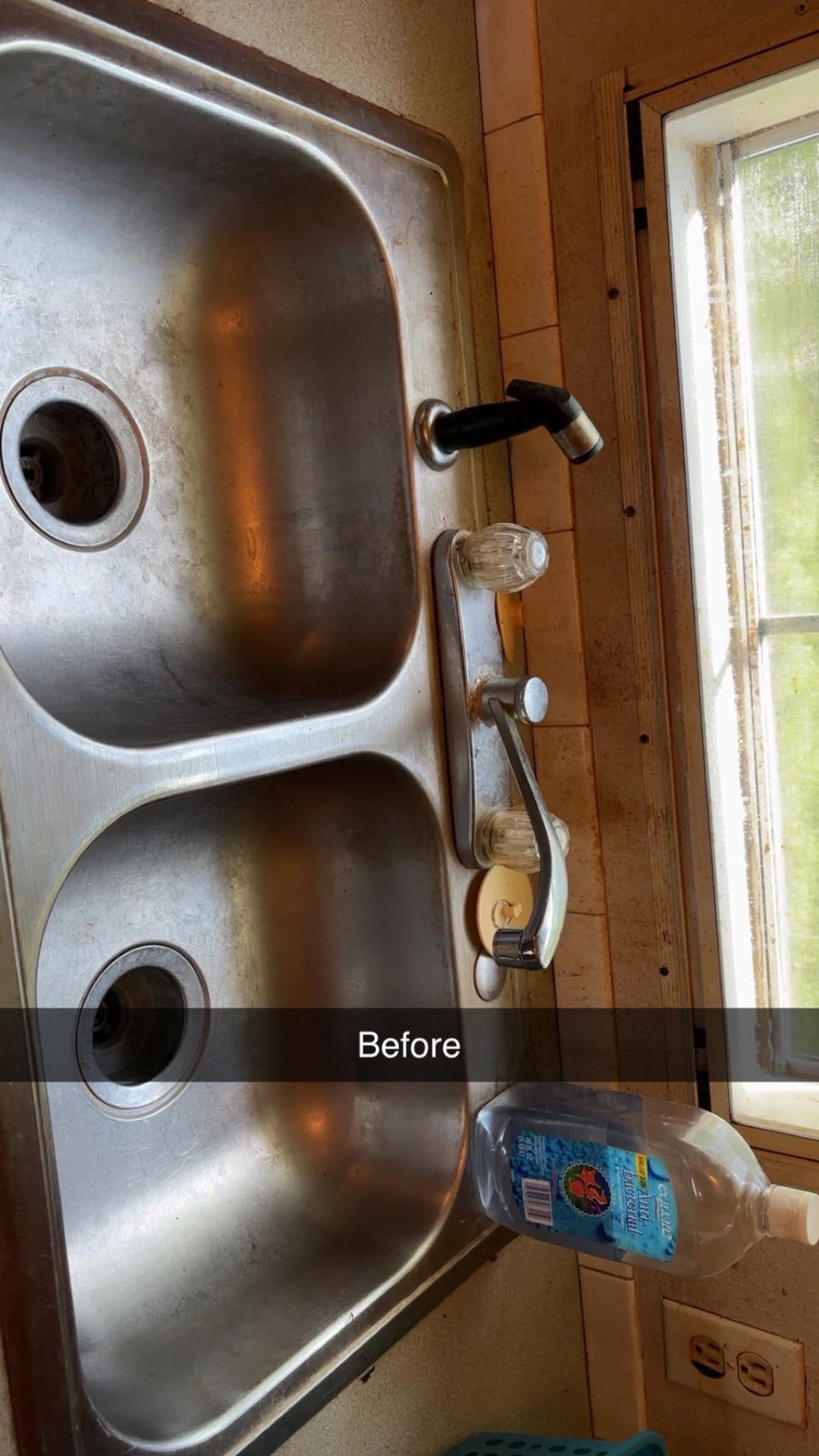 Kitchen Sink before cleaning